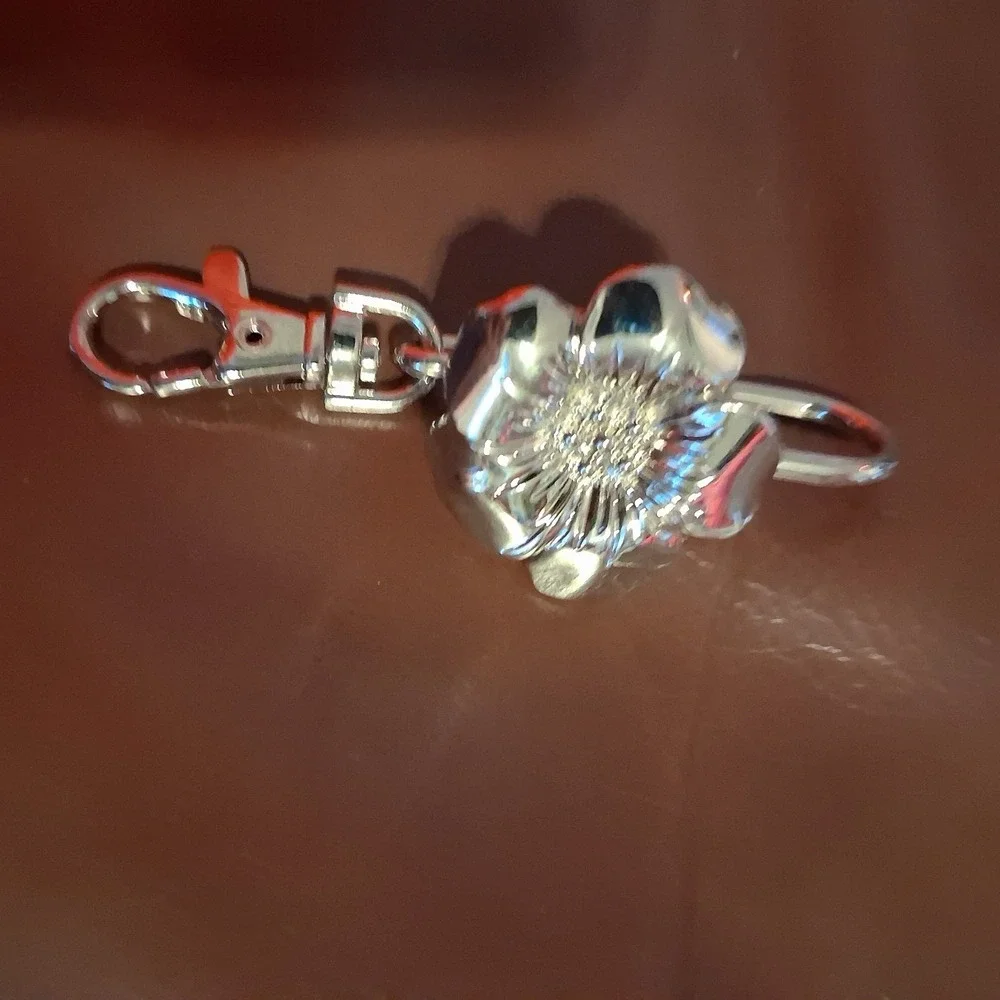 Alexx Finders Key Purse Lot Of 2 Silver Flower Heart Bag Key Charm Holder EUC